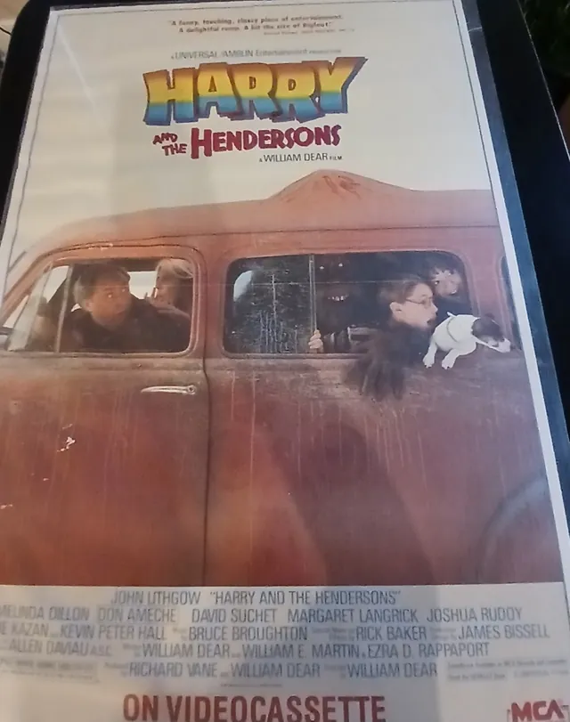 Actual Harry and the Hendersons — home-video promotional poster front photograph